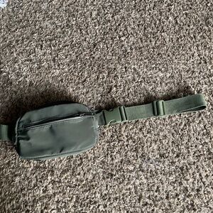 Wild Fable Army Green Nylon Fanny Pack